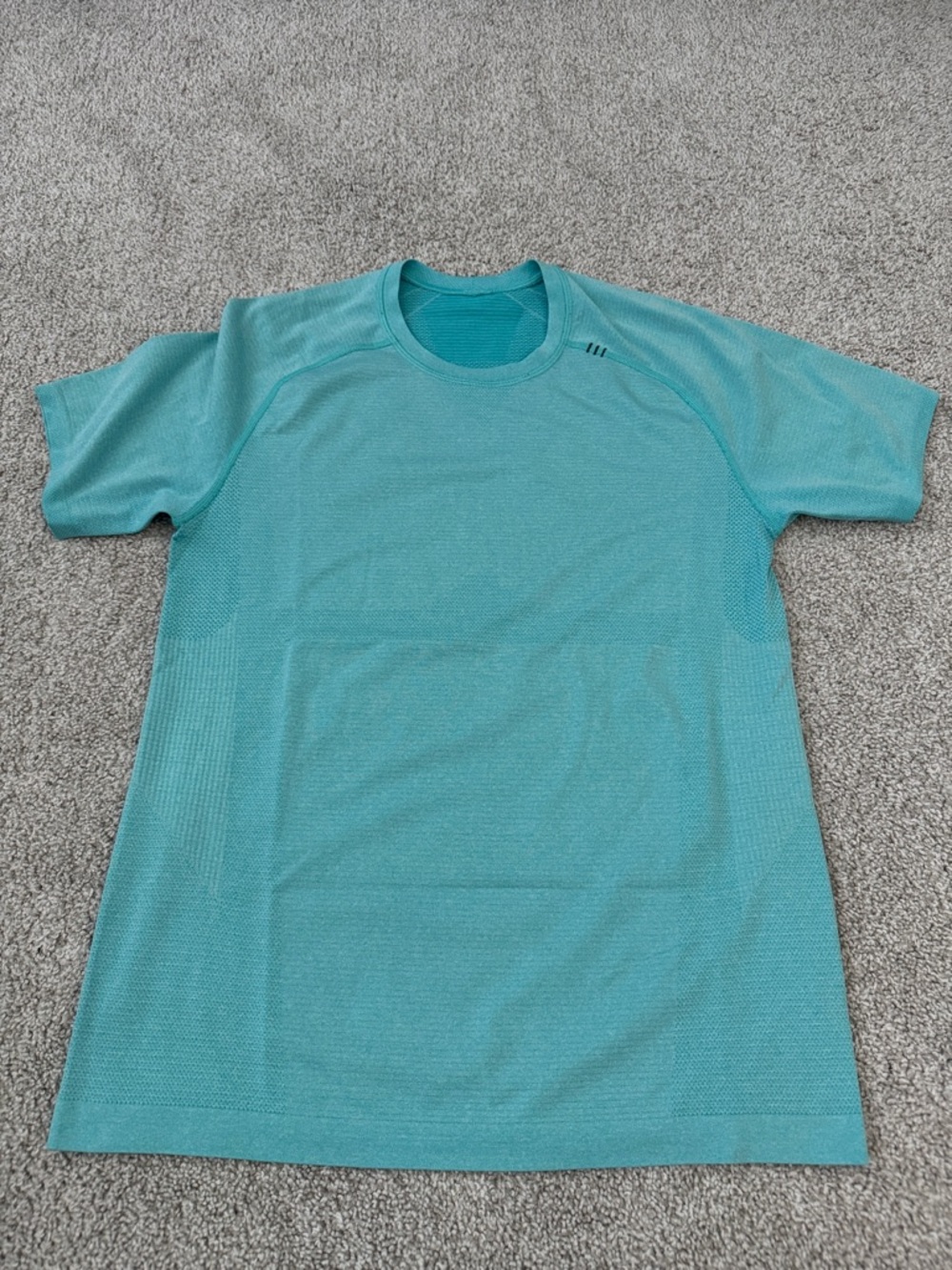 lululemon athletica Men's Aqua Performance Crew Tee